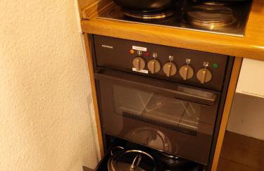 Phils Cozy apartment self check in near Airport free parking airportbus station - Foto 3