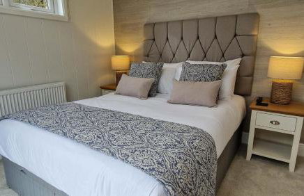 High Oaks Grange - Contemporary Lodges - Photo 23