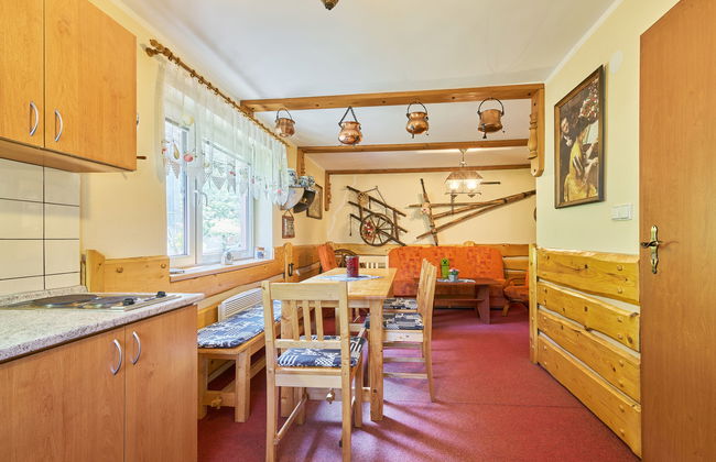 2 bedroom Apartment in Stárkov with swimming pool and garden - Photo 7