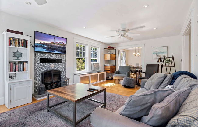 Ogunquit Village 4BR Walk to Beach, Dining & Town Center - Photo 27