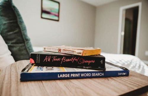 The Lucky Charm Sunny Screened Porch Near USC&Base - Foto 18