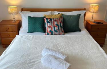 Spacious 4 Bedroom Farmhouse - Photo 42