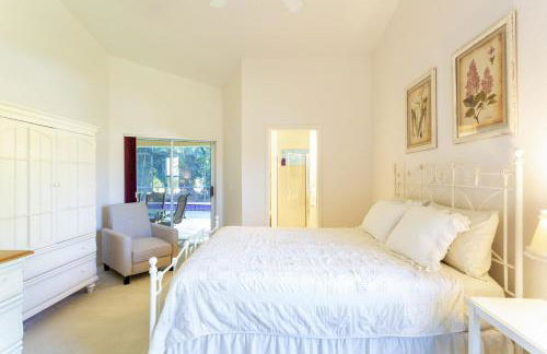 SERENE & ATTRACTIVE 3BR HEATED POOL/SPA HOME - Photo 17