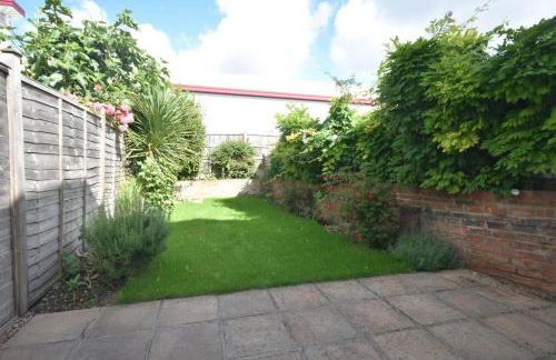 Stylish 4 Bed Home in Aylesbury, Buckinghamshire - Foto 17