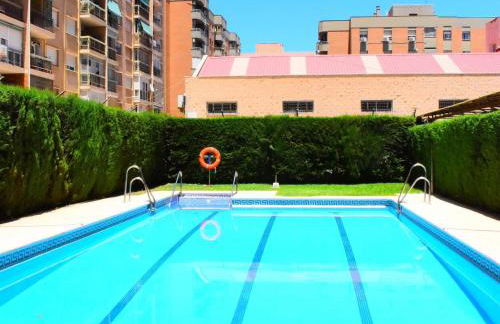 Amplio y luminoso apartamento cerca del centro y la playa con piscina y parking privado - Foto 42