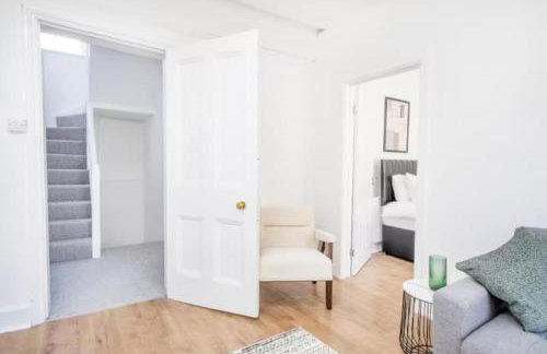 Central Stroud 3-Bedroom Flat with Fast WiFi and On-Site Parking - Foto 8