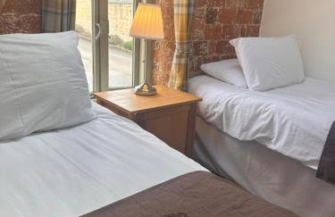 Rats Retreat at Tove Valley Cottages - Photo 12