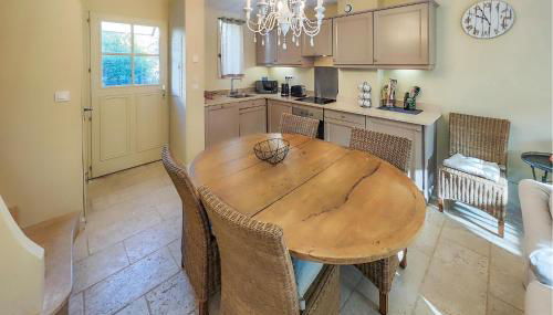 2 Bedroom Awesome Home In Saint-Laurent-De-La-Ca - Foto 4