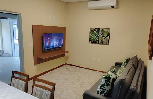 Casa com PiSCiNa, BaNHeiRa e A/C- Centro de Joinville - Foto 10