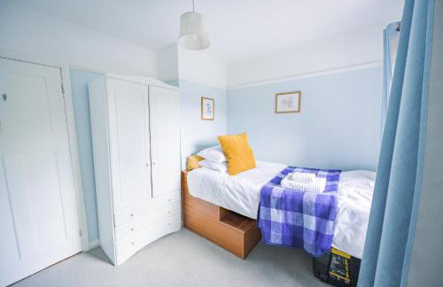 Cambridge North 3 Bedroom Family Home, Spacious Garden, BBQ & Parking - Foto 13