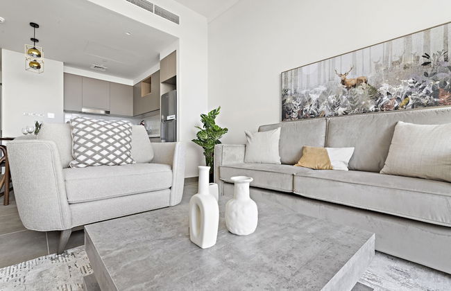 WelHome - Stylish Condo With Cityscape View in Creek Harbour - Photo 19