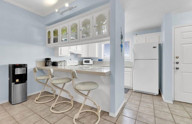 2-story Condo Next to Beach w/ Ocean Views! - Foto 13