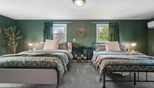 Spacious 4 Bedroom Sleeps 10 with Sauna and Hot Tub - Foto 2