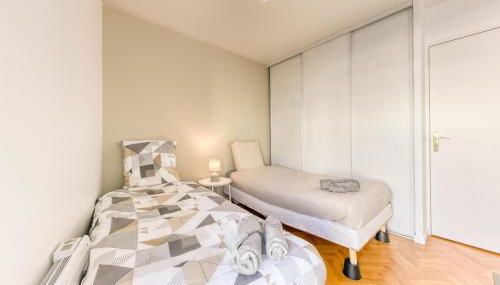 Bright & Chill - Terrasse - À 7 min Gare Massy TGV - Foto 3, wardrobe