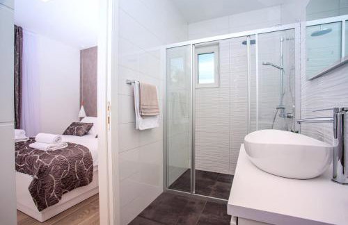 Villa Zora -luxurious villa with heated pool, sauna, 4 bedrooms, 10 persons max - Photo 20