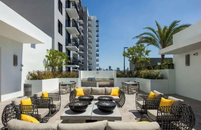 New 3 Bed 2 Bath In The Little Havana - Photo 33