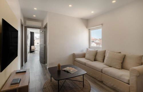 Breeze Apartment by Olala Homes - Photo 2