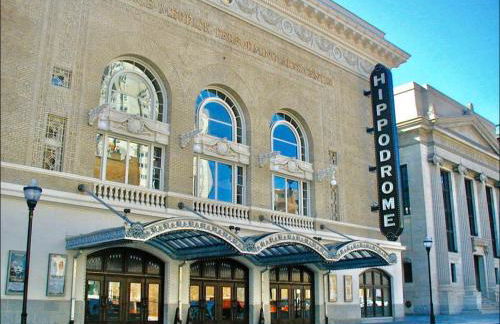 Lux Penthouse Skyline, Views Gym , Free Parking & Wifi - Photo 38