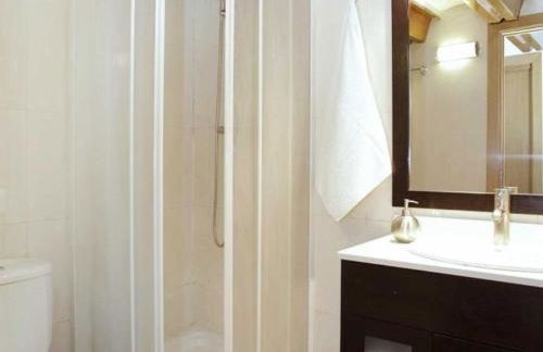 Apartamento Céntrico en Edificio Histórico con Encanto para Familias, Hasta 5 Personas - ES-341-1 - Foto 7