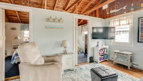 Rockport Cottage with Patio - Steps to Beach! - Foto 4