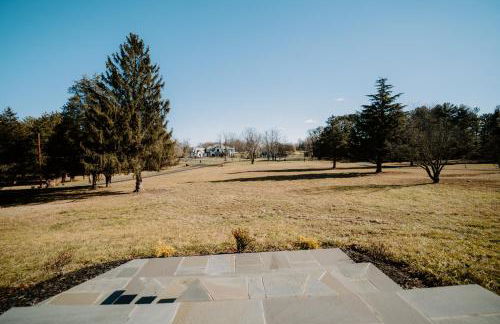 Spacious 5BR 3BA Free Parking Minutes to DC with Pool - Foto 74