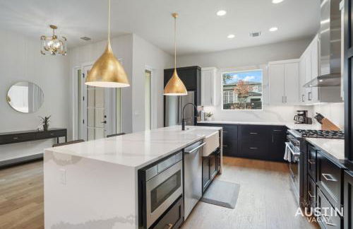 Luxurious Modernism with Private Hot Tub and Garage - Foto 15