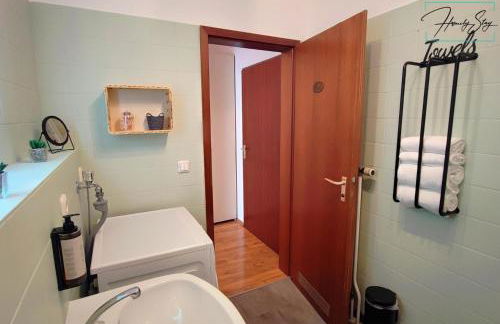 HOMELY STAY Serenity Greens - Stylisch Studio-Apartment with kitchen - 15 min from Central Station-pet friendly - Foto 28