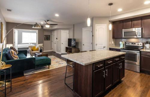 Two Comfy Condos Near City Center OTR UC Zoo - Foto 30