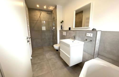 `Achterdeck` moderne & hochwertige Hausscheibe in Sackgassenlage! - Foto 23