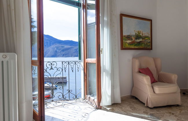 Mamma Ciccia Holiday Home - Lake Front Apartment - Foto 1