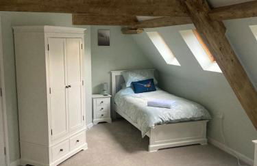 Tyn-Y-Berth Sleeps 27 luxury group accommodation - Photo 17