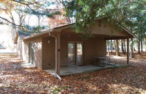 Lake Access! Twin Birch Resort - The Brown Bear - Foto 10