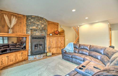 Dock, Hot Tub and Game Room Luxe Lake Latoka Home - Foto 13