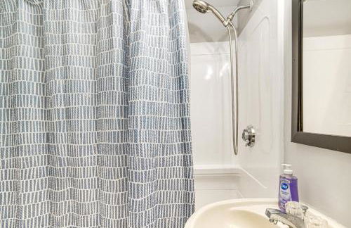 Private Beach and Resort-Style Perks Cape Cod Home - Foto 25