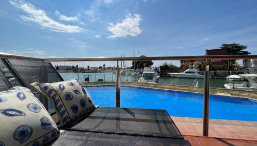 BLAU Apartamento frente a los canales y las puestas de sol de Roses - Foto 4, sunbed