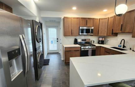 The Row House- Modern, Stylish and Newly Updated! - Foto 45