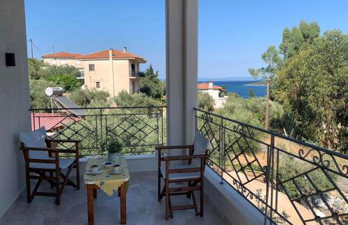 Effie's Maisonette with Detached Studio - Photo 3