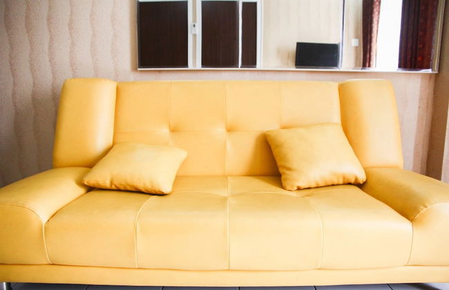 Pool View 2BR Mutiara Bekasi Apartment - Photo 21