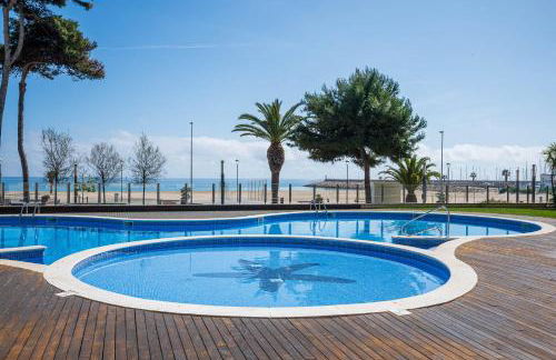 AT021 Apartment with pool in front of the beach - Foto 20