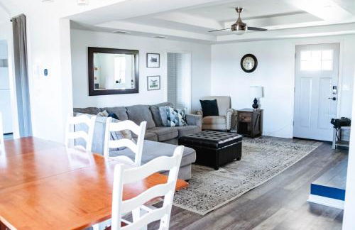 Cordova Farmhouse - 7 Minutes from the Ark! - Foto 8