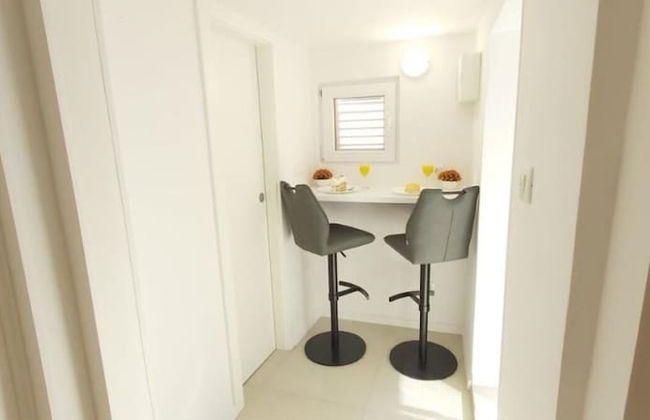 Jele - Perfect Location - A1 - Photo 11