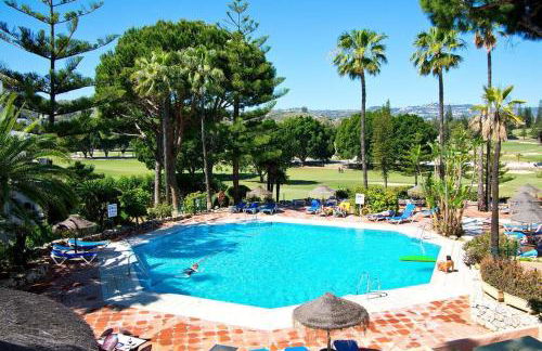 Ground Floor Apartment at Matchroom Country Club - Photo 3