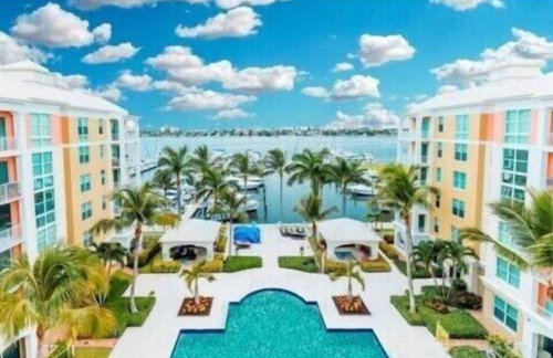 Turnkey Tranquility with Marina & Intercoastal views - Foto 23
