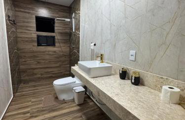 Moderno, Aconchegante e Perto de Tudo! - Foto 18