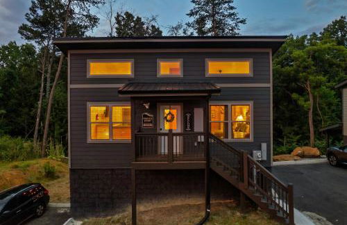 Family or couple retreat next to Downtown, Dollywood & Smoky Mountains! - Foto 45