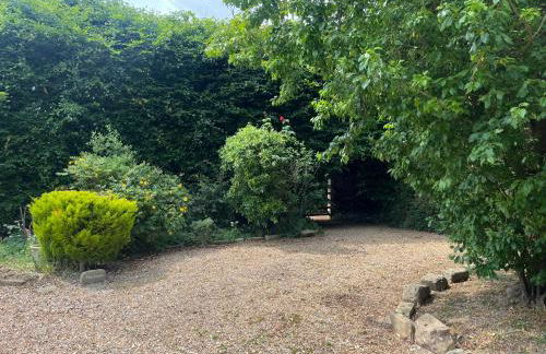 The Acorn Goodwood luxury lodge house 10 minute walk from Goodwood Festival of Speed - Foto 41