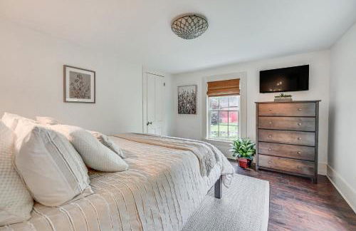 Historic Farmhouse Near Mountains and Colleges! - Foto 26