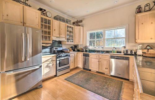 Private Home with Hot Tub Near Jay Peak Slopes - Foto 8