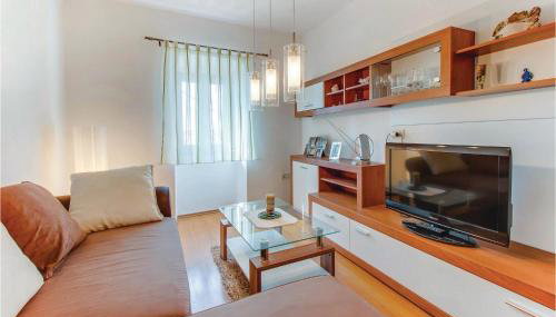 Three-Bedroom Holiday Home In Dragozetici - Foto 2