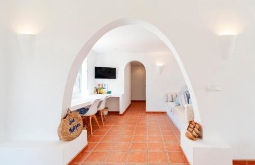 Casa Maitzgon - Renovada casa con piscina y jardín - Foto 5